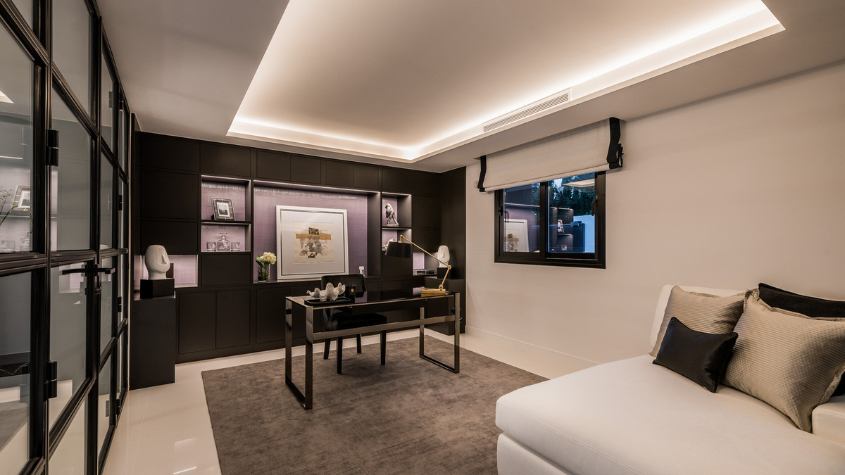 Huis te koop in Nueva Andalucía | 6 slaapkamers H5283235