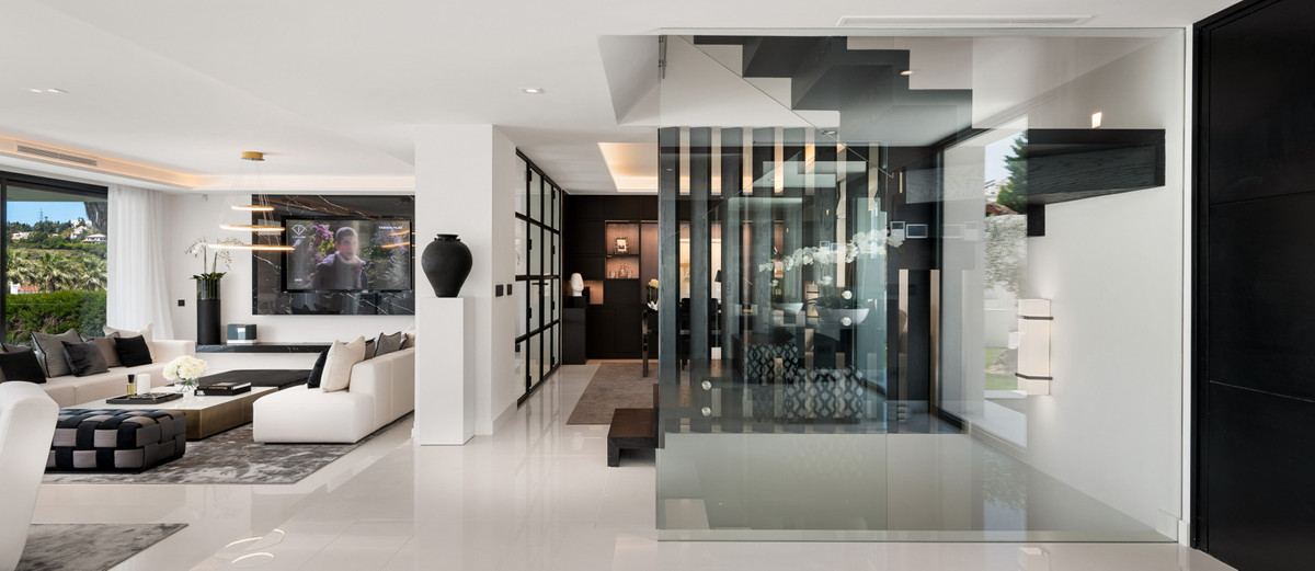 Huis te koop in Nueva Andalucía | 6 slaapkamers H5283235