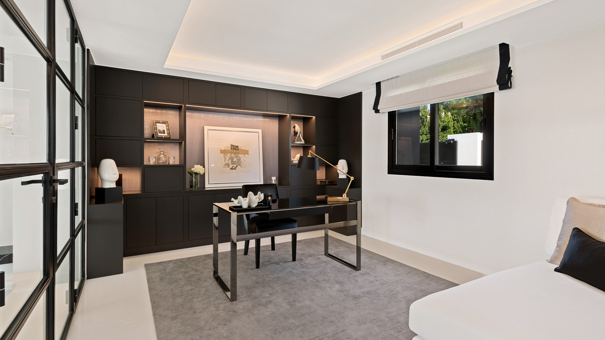 Huis te koop in Nueva Andalucía | 6 slaapkamers H5283235