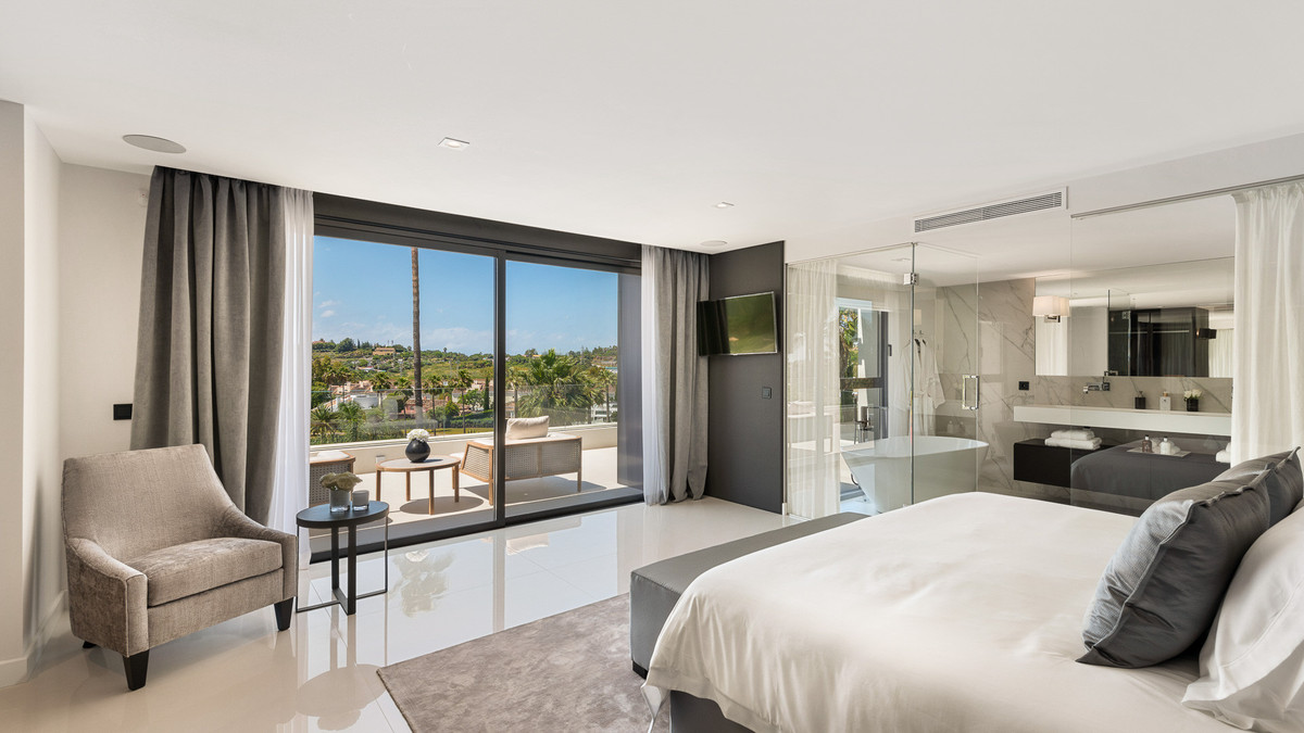 Huis te koop in Nueva Andalucía | 6 slaapkamers H5283235