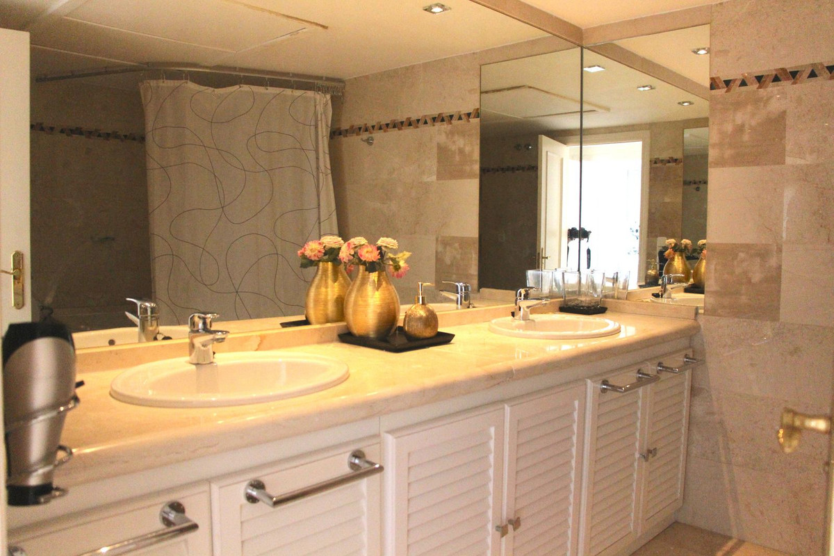 Appartement te koop in Nueva Andalucía | 4 slaapkamers H5286220