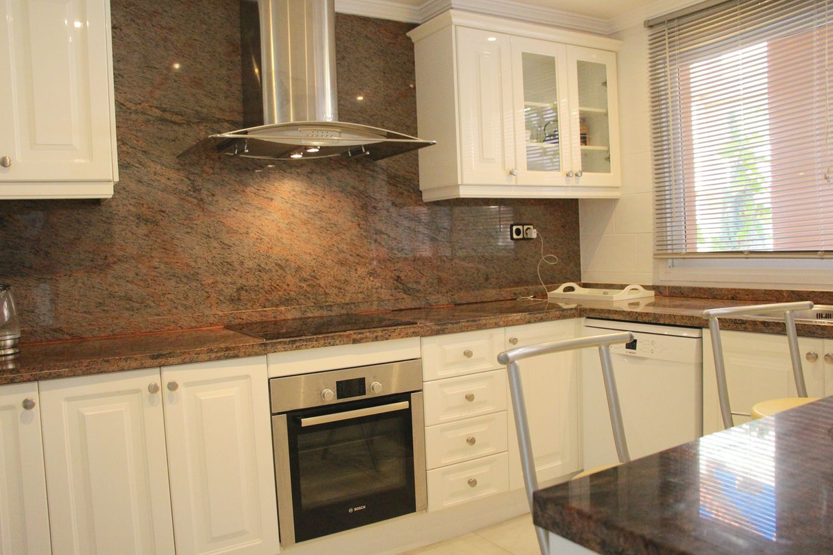 Appartement te koop in Nueva Andalucía | 4 slaapkamers H5286220