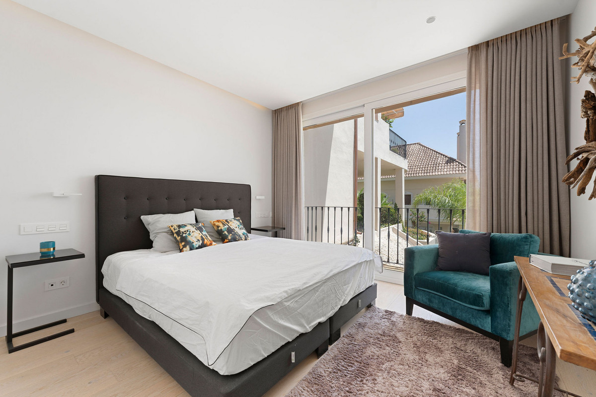 Duplex te koop in Nueva Andalucía | 4 slaapkamers H5286649