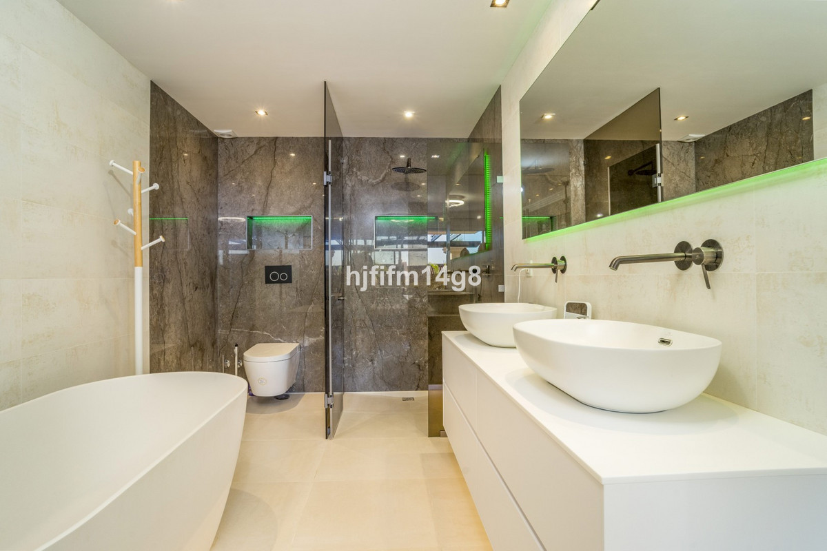 Appartement te koop in Nueva Andalucía | 2 slaapkamers H5287393