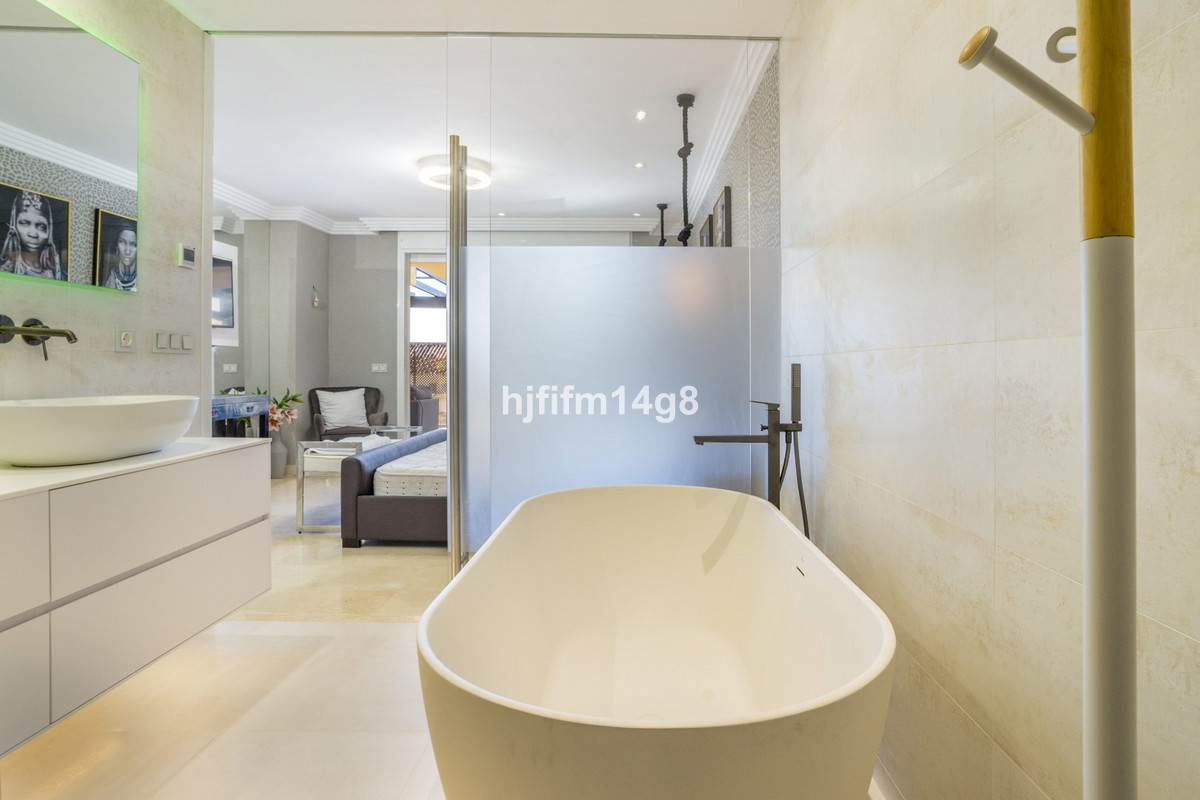 Appartement te koop in Nueva Andalucía | 2 slaapkamers H5287393