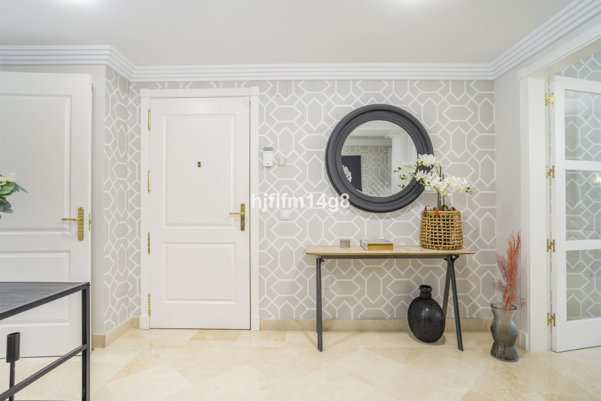 Appartement te koop in Nueva Andalucía | 2 slaapkamers H5287393