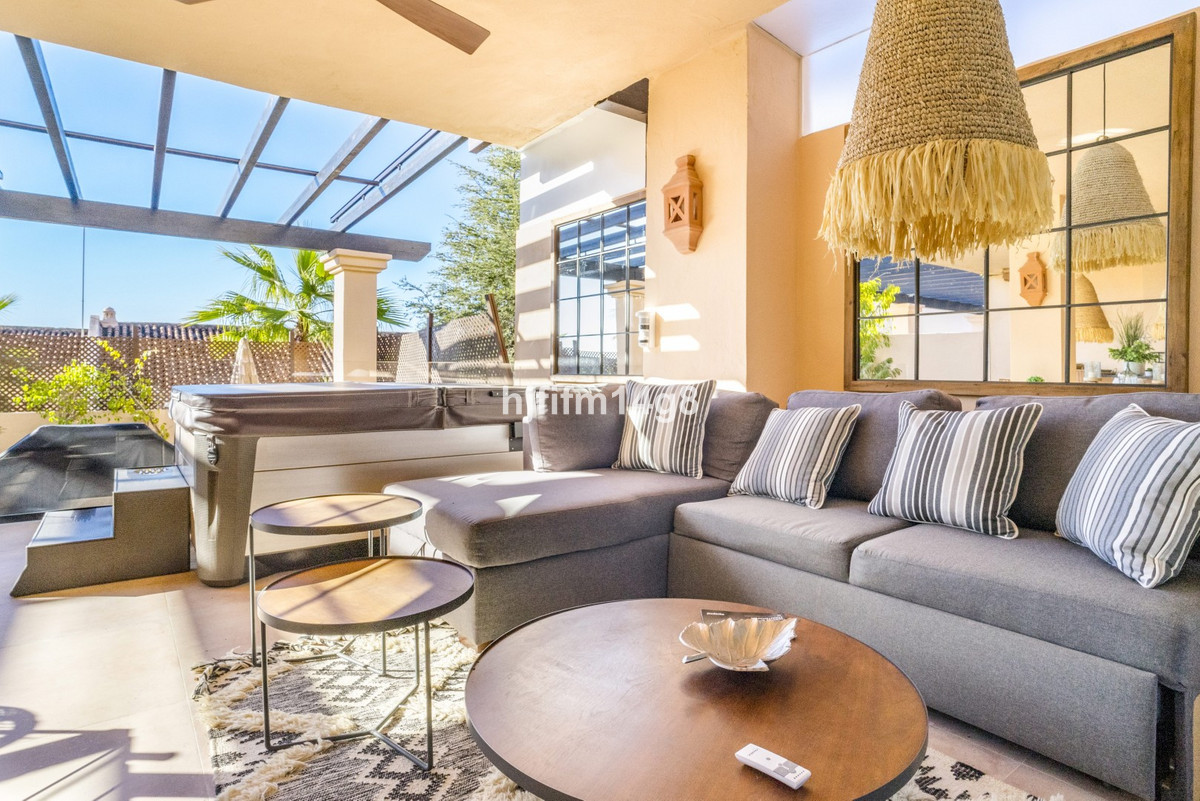 Appartement te koop in Nueva Andalucía | 2 slaapkamers H5287393