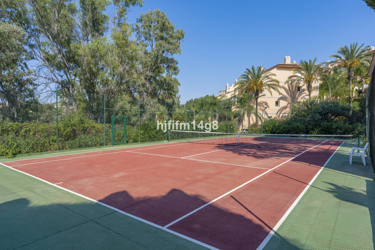 Appartement te koop in Nueva Andalucía | 2 slaapkamers H5287393