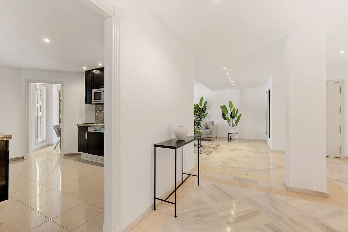 Appartement te koop in Nueva Andalucía | 3 slaapkamers H5288023