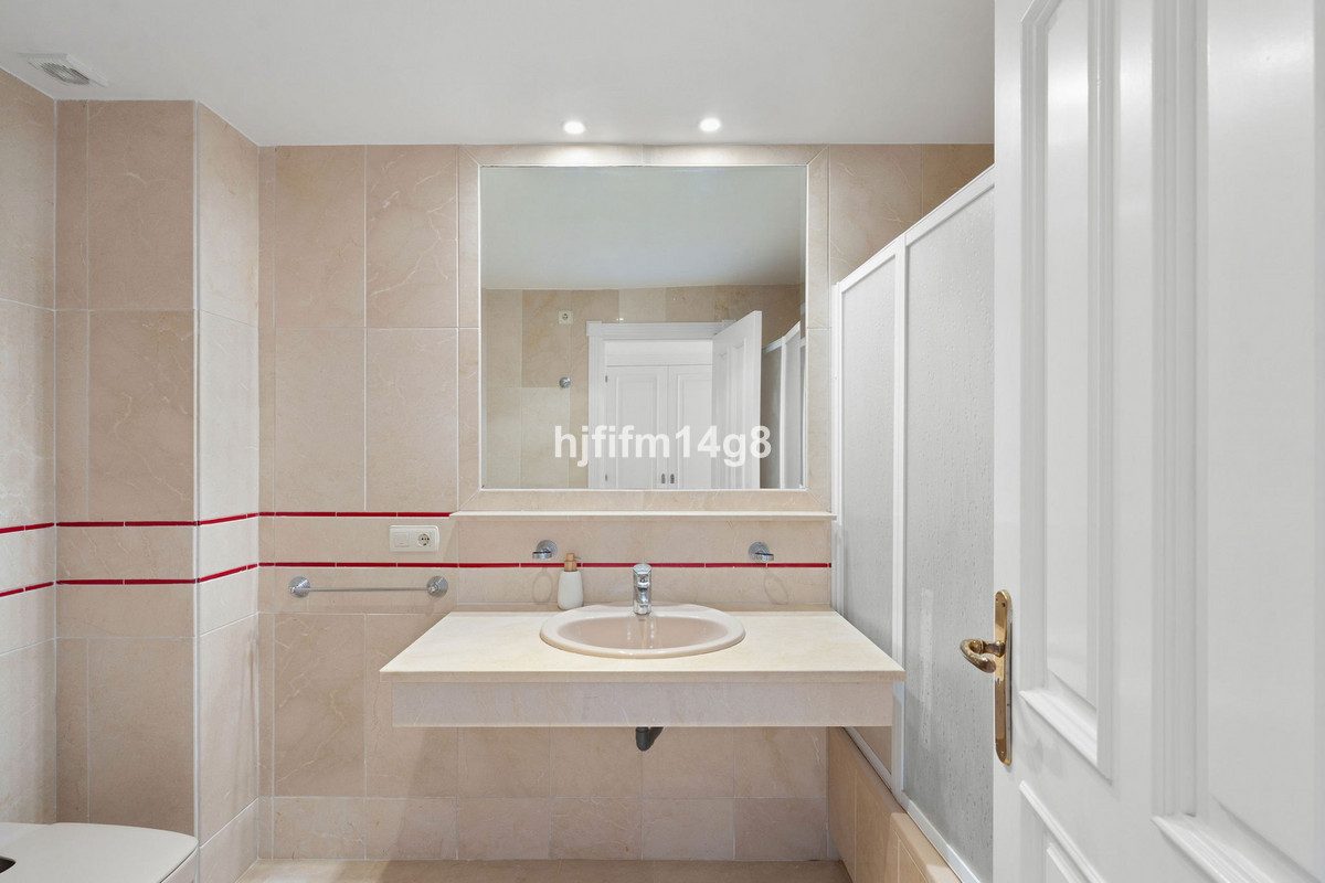 Appartement te koop in Nueva Andalucía | 4 slaapkamers H5289007