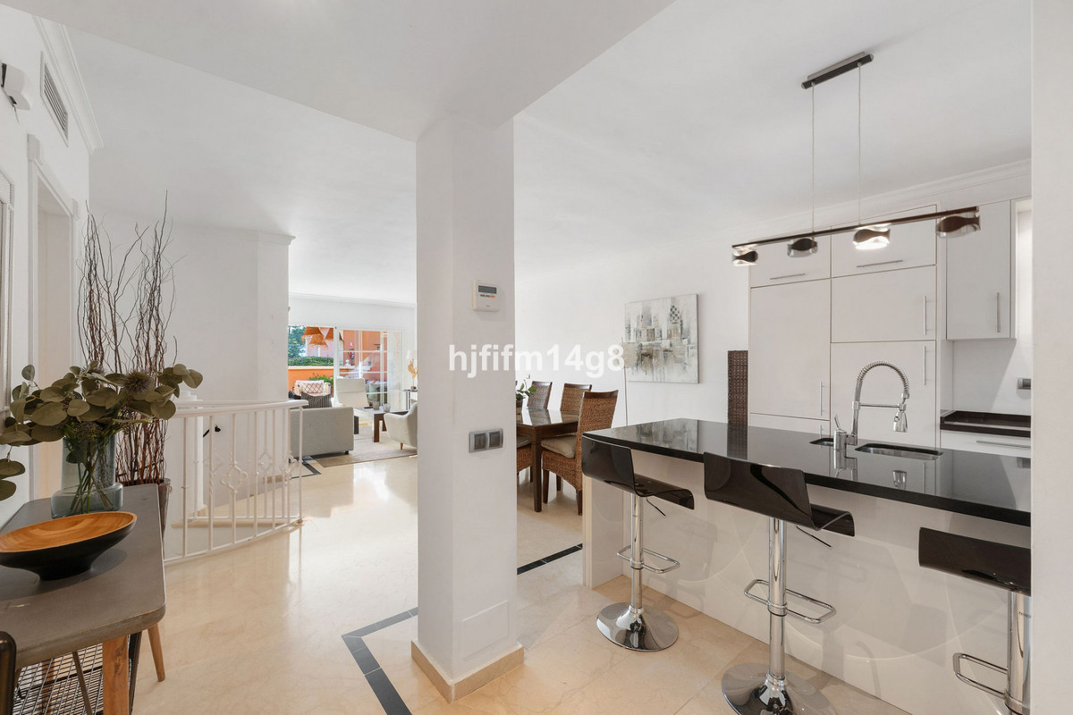 Appartement te koop in Nueva Andalucía | 4 slaapkamers H5289007