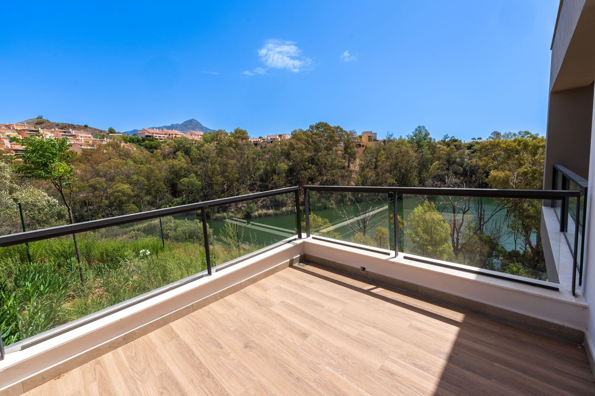 Appartement te koop in Nueva Andalucía | 3 slaapkamers H5293786