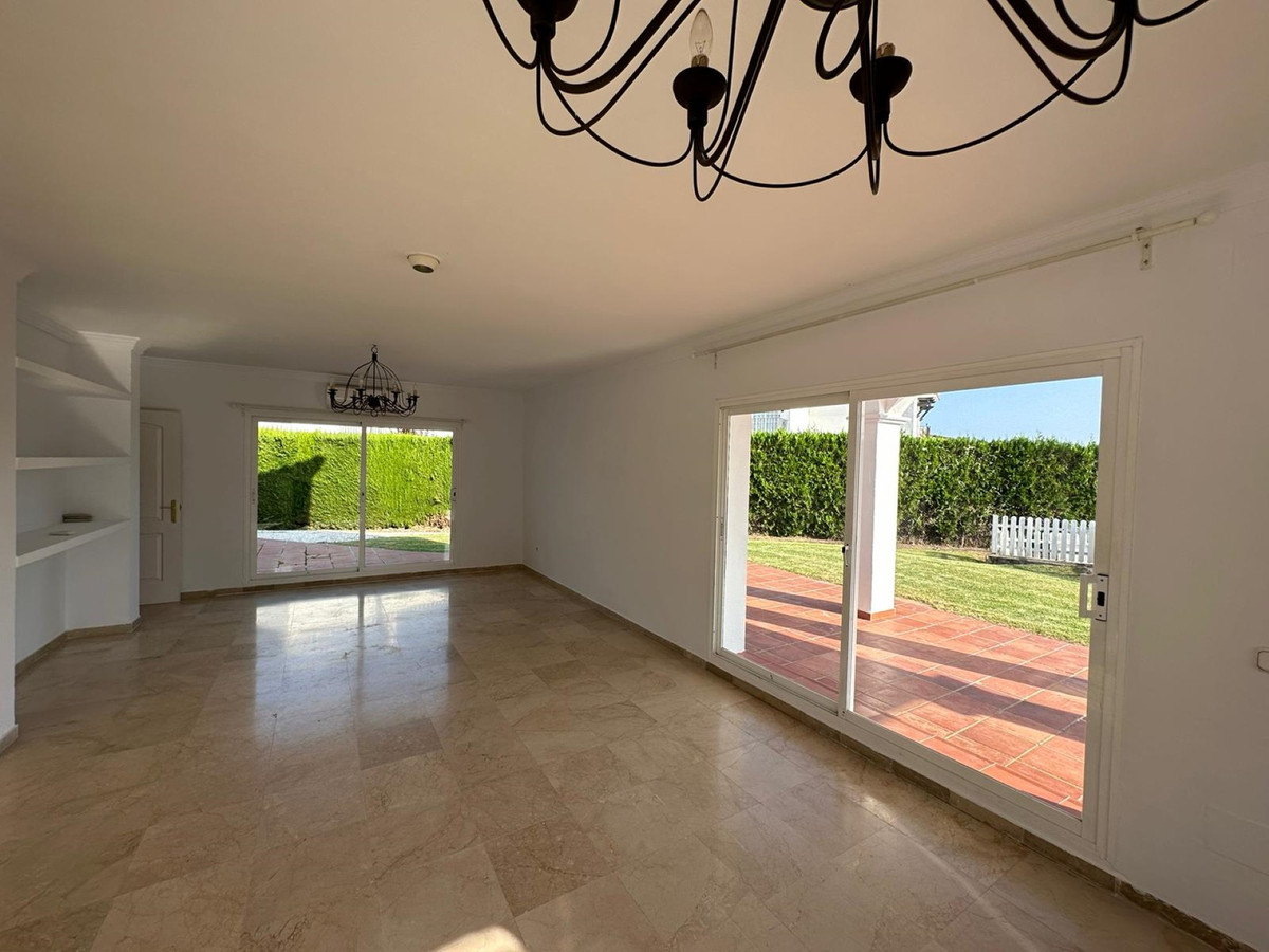 Huis te koop in Nueva Andalucía | 5 slaapkamers H5294248