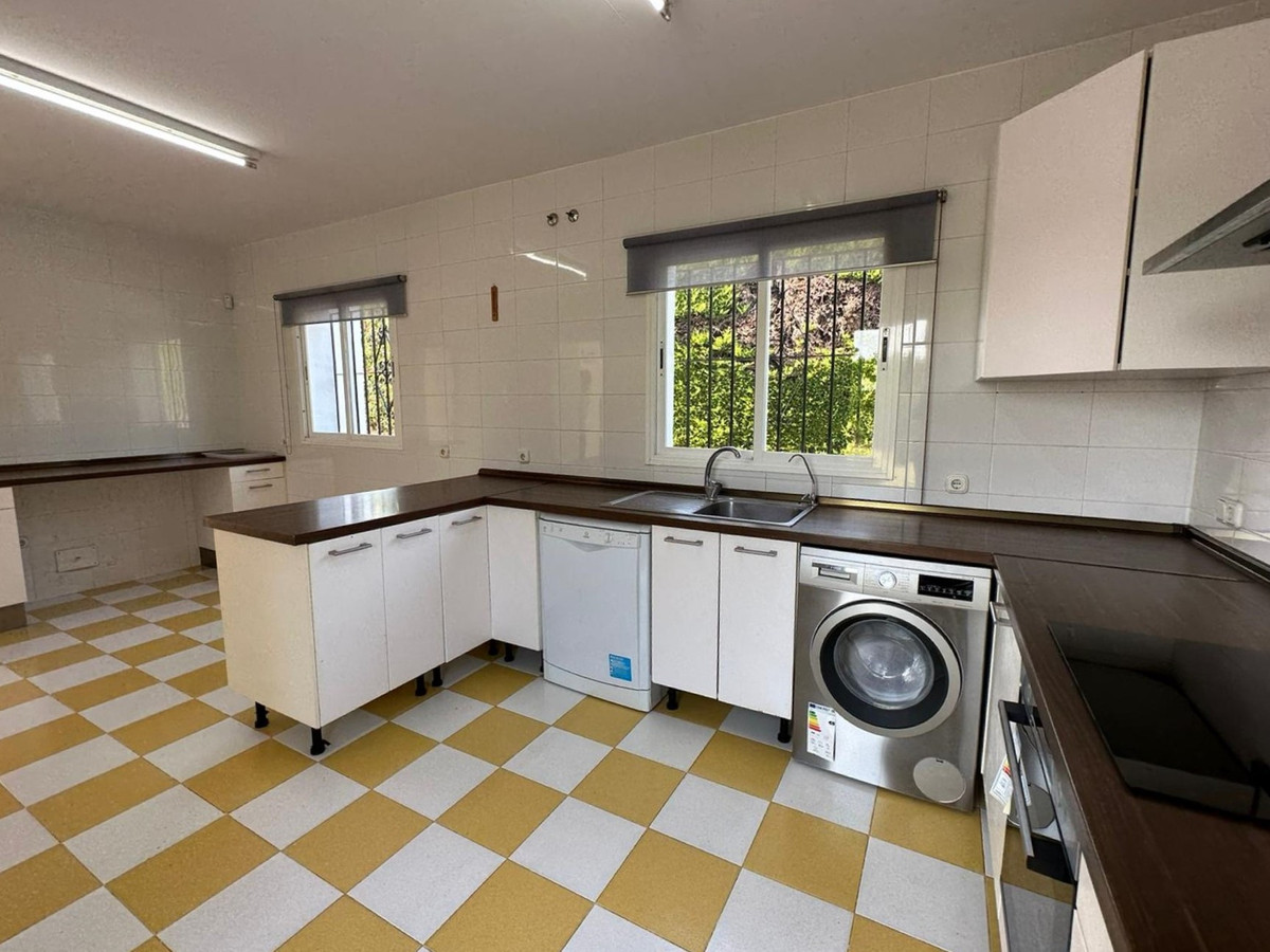 Huis te koop in Nueva Andalucía | 5 slaapkamers H5294248