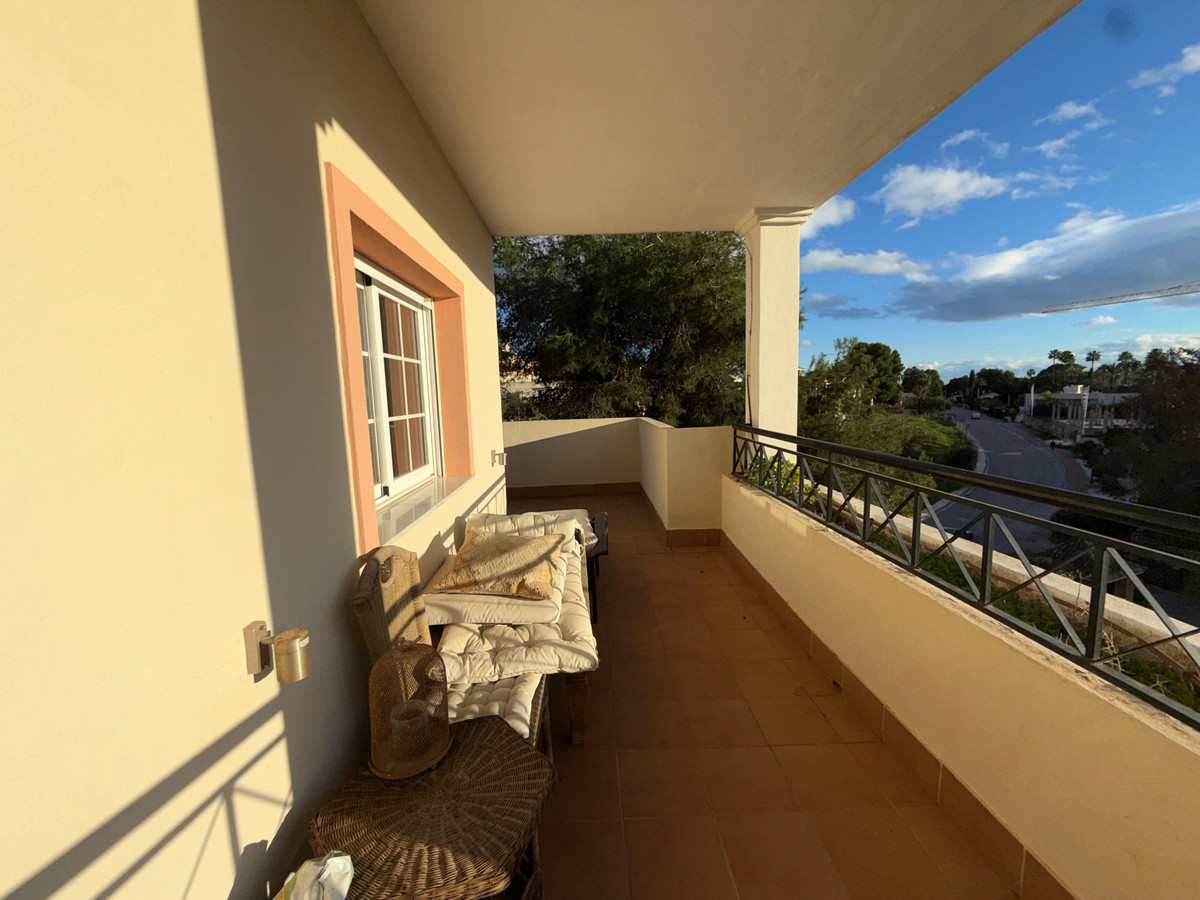 Appartement te koop in Nueva Andalucía | 4 slaapkamers H5299234