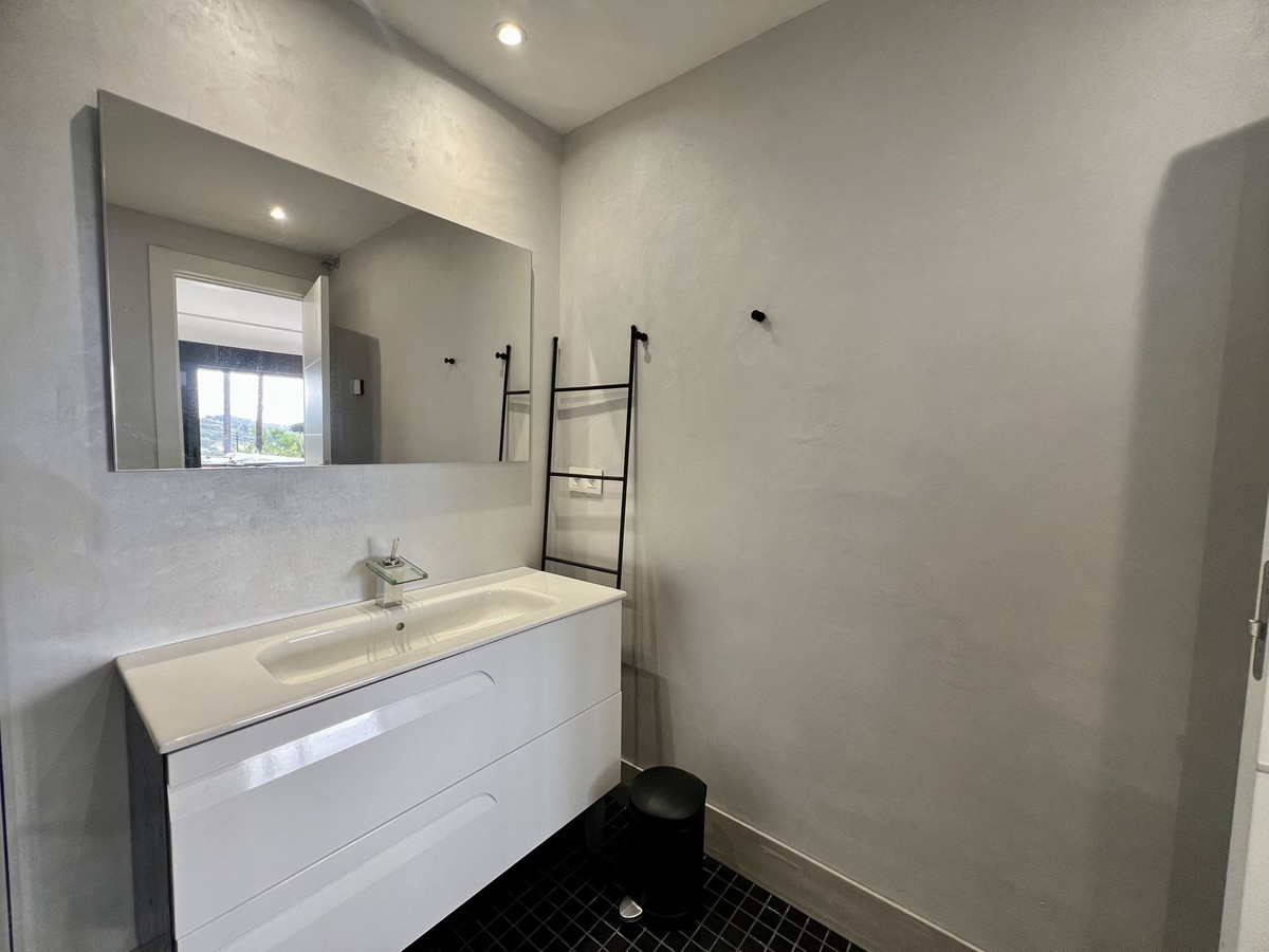 Property main view 60