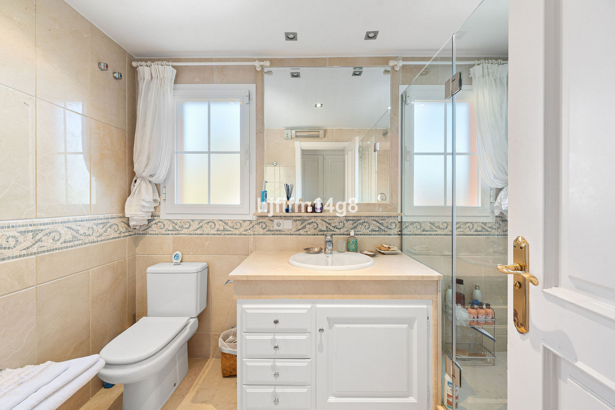 Appartement te koop in Nueva Andalucía | 3 slaapkamers H5309341