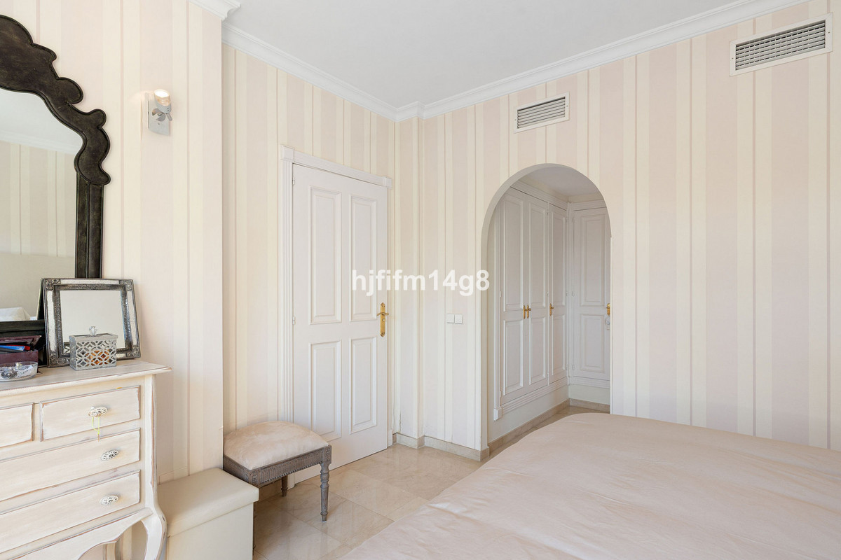 Appartement te koop in Nueva Andalucía | 3 slaapkamers H5309341