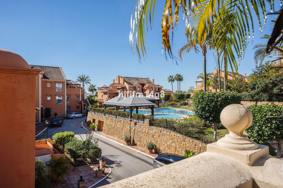 Appartement te koop in Nueva Andalucía | 3 slaapkamers H5309341