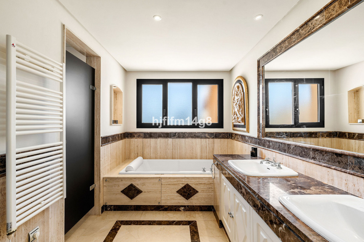 Appartement te koop in Nueva Andalucía | 3 slaapkamers H5311015