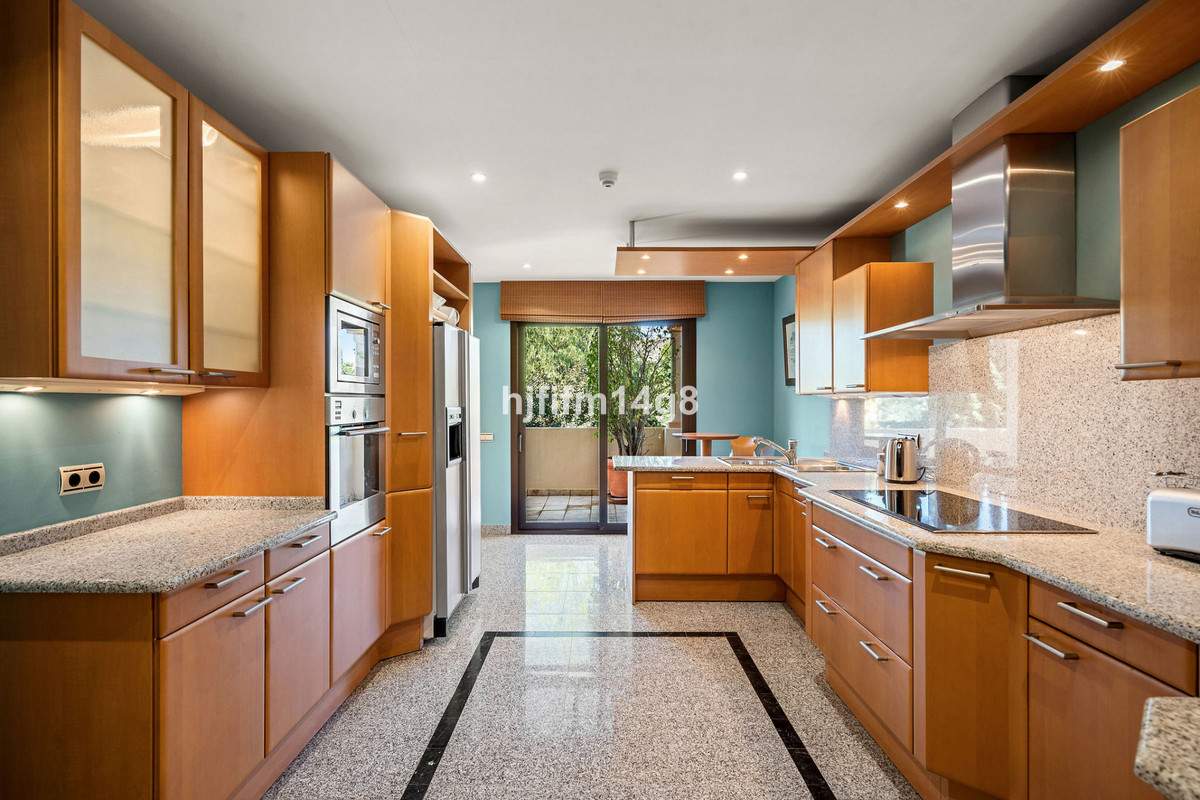 Appartement te koop in Nueva Andalucía | 3 slaapkamers H5311015