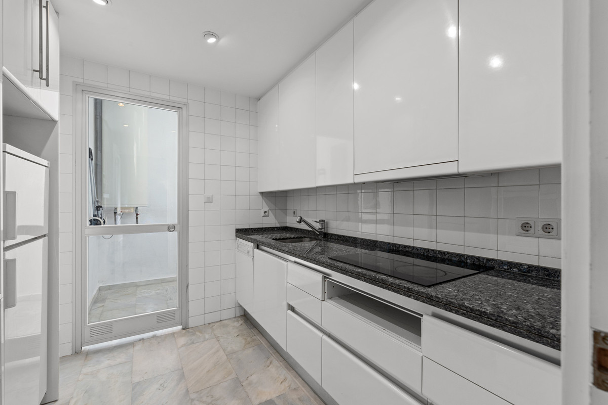 Appartement te koop in Nueva Andalucía | 2 slaapkamers H5314630