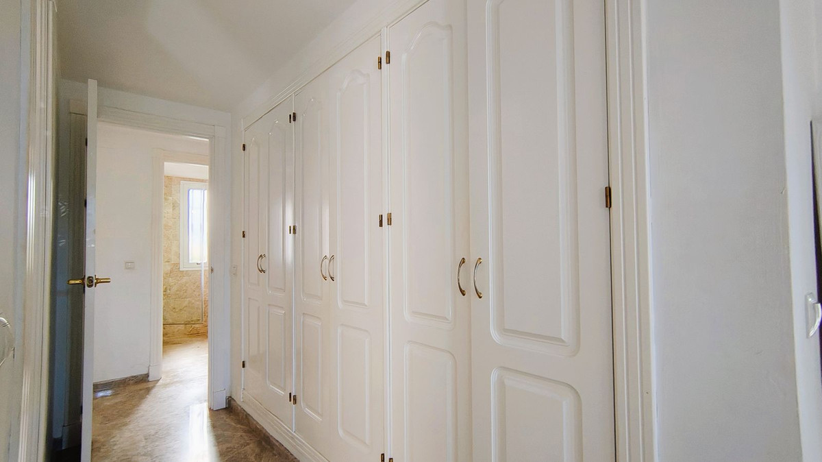 Appartement te koop in Nueva Andalucía | 3 slaapkamers H5315008