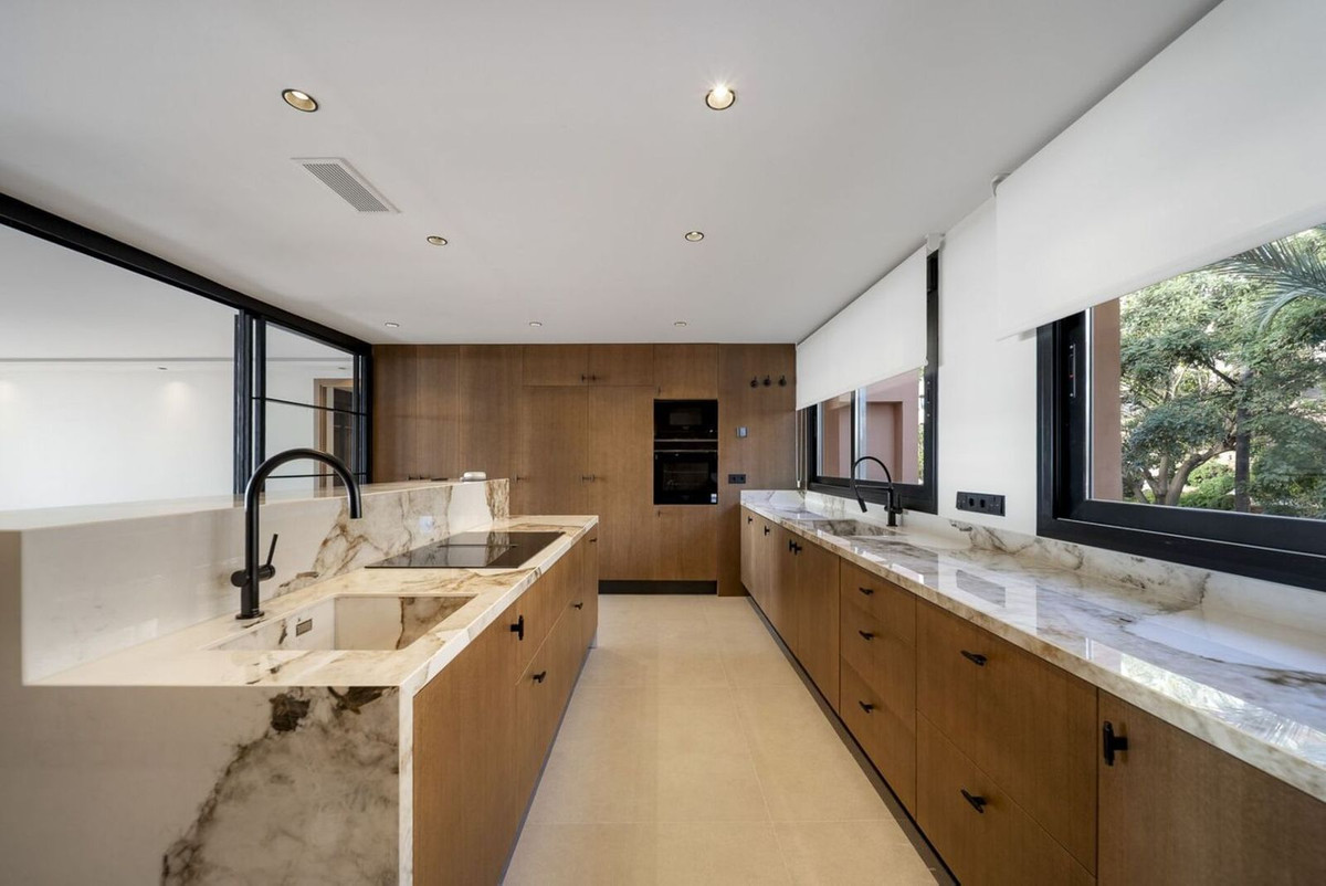 Appartement te koop in Nueva Andalucía | 3 slaapkamers H5316589