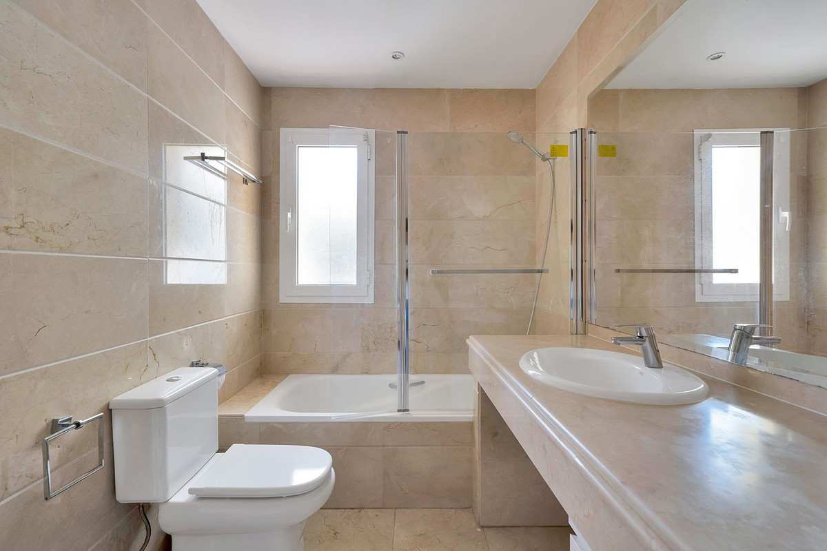 Appartement te koop in Nueva Andalucía | 2 slaapkamers H5317939