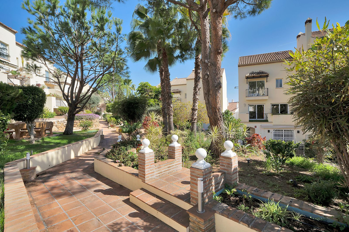 Appartement te koop in Nueva Andalucía | 2 slaapkamers H5317939