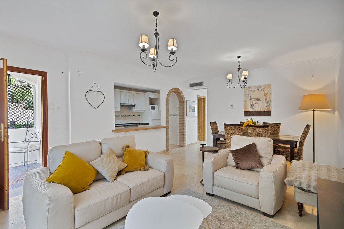 Appartement te koop in Nueva Andalucía | 2 slaapkamers H5317939