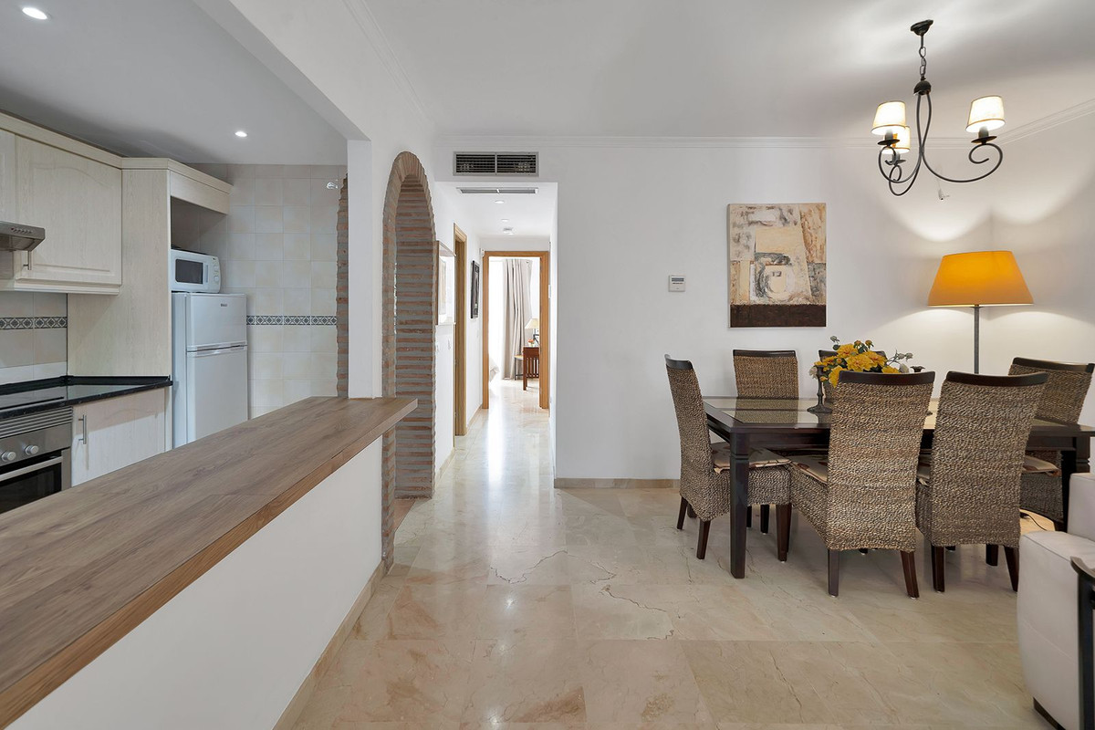 Appartement te koop in Nueva Andalucía | 2 slaapkamers H5317939