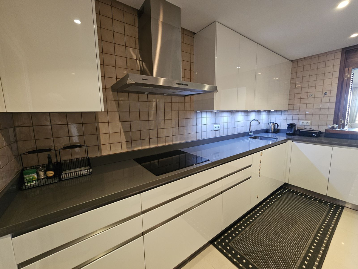 Appartement te koop in Nueva Andalucía | 2 slaapkamers H5318014