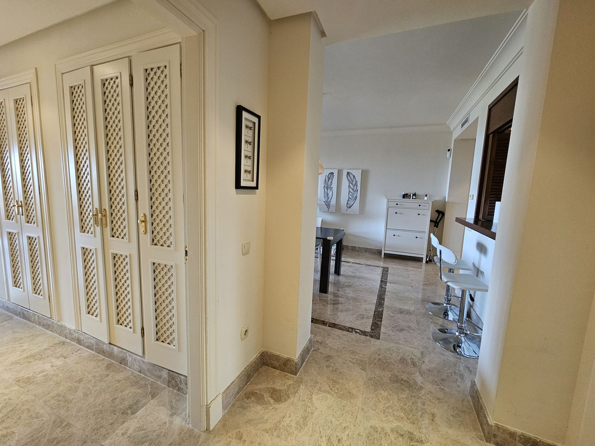 Appartement te koop in Nueva Andalucía | 2 slaapkamers H5318014