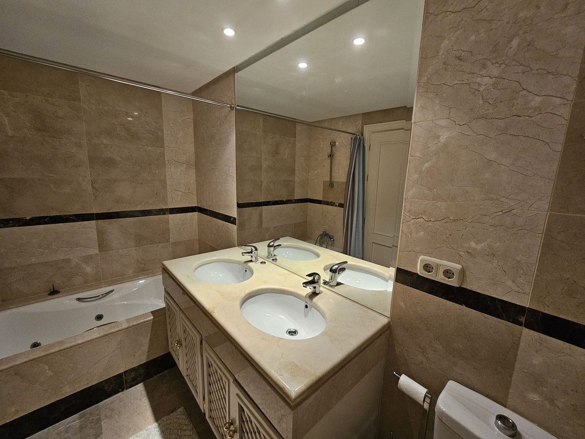 Appartement te koop in Nueva Andalucía | 2 slaapkamers H5318014