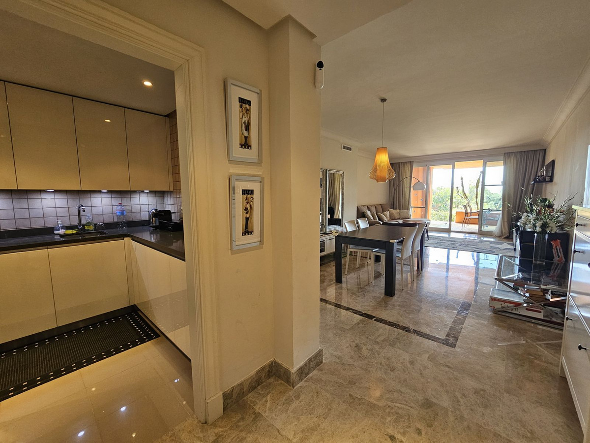 Appartement te koop in Nueva Andalucía | 2 slaapkamers H5318014