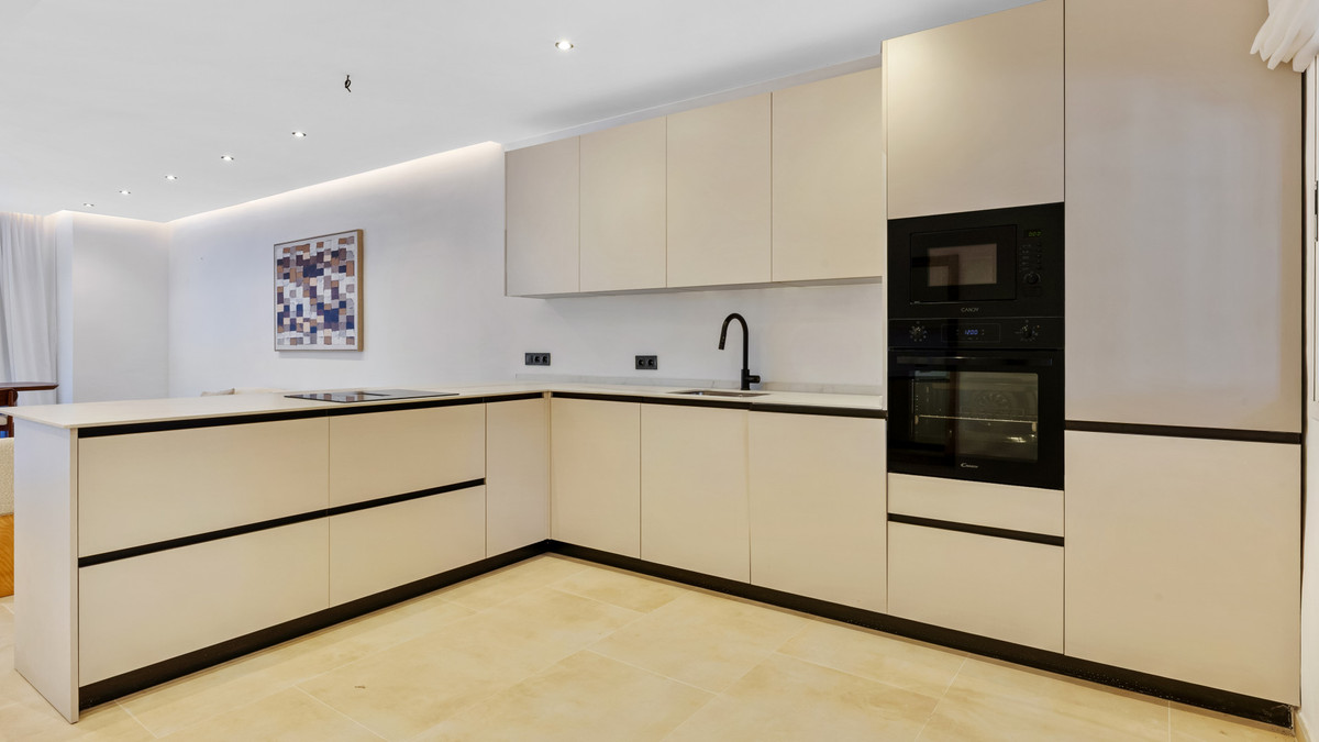 Appartement te koop in Nueva Andalucía | 3 slaapkamers H5318815