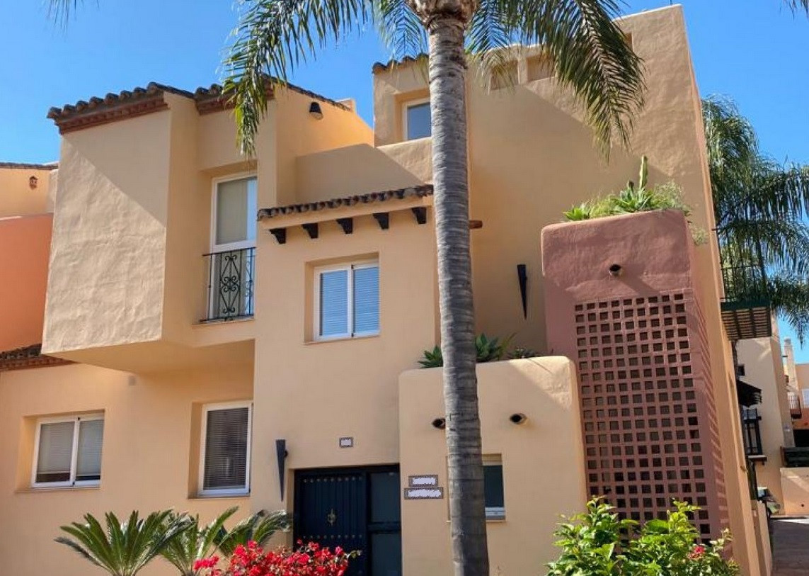 Appartement te koop in Nueva Andalucía | 4 slaapkamers H5320306