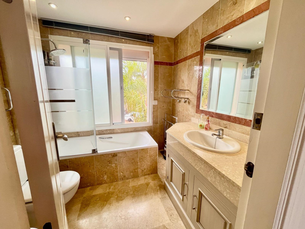 Appartement te koop in Nueva Andalucía | 4 slaapkamers H5320306