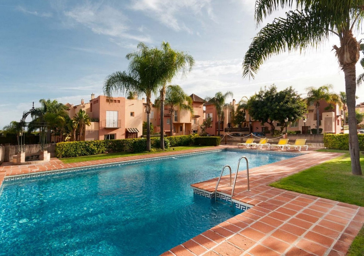 Appartement te koop in Nueva Andalucía | 4 slaapkamers H5320306