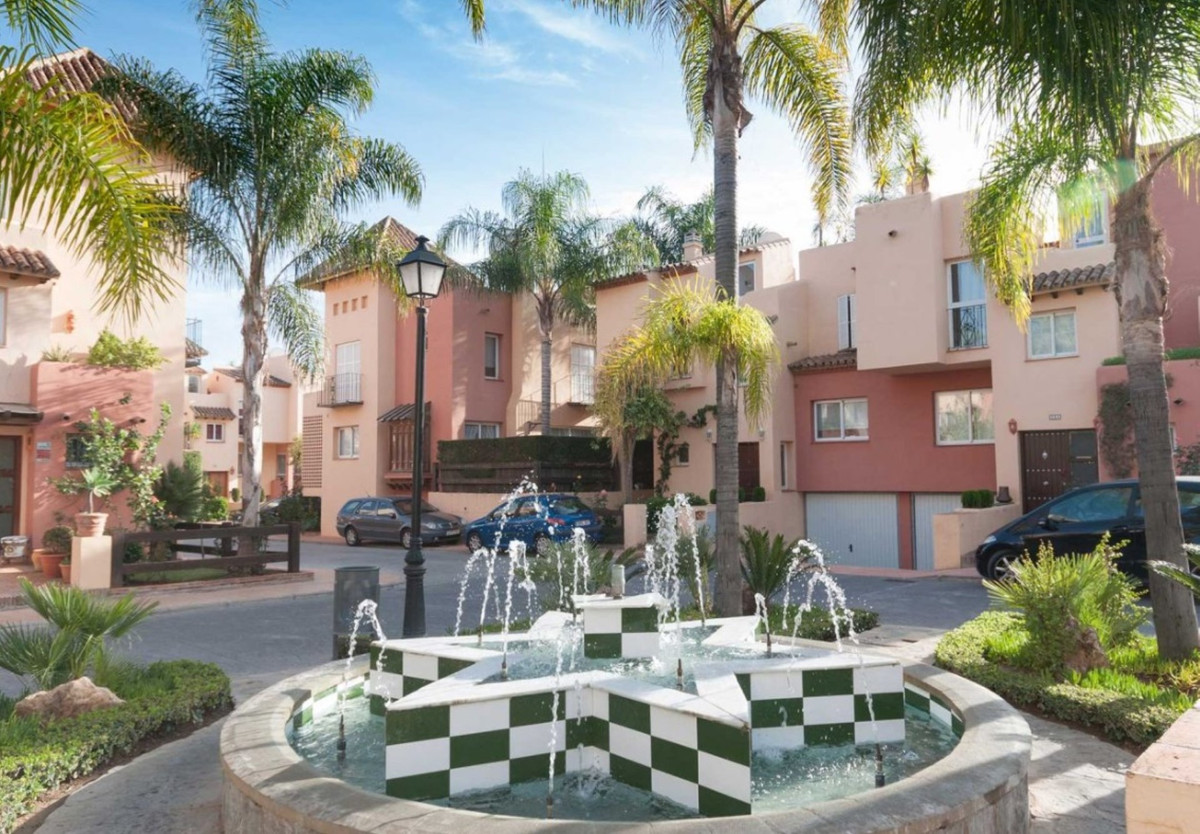 Appartement te koop in Nueva Andalucía | 4 slaapkamers H5320306