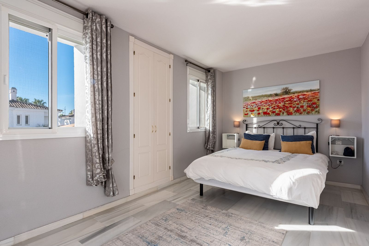 Appartement te koop in Nueva Andalucía | 2 slaapkamers H5321596