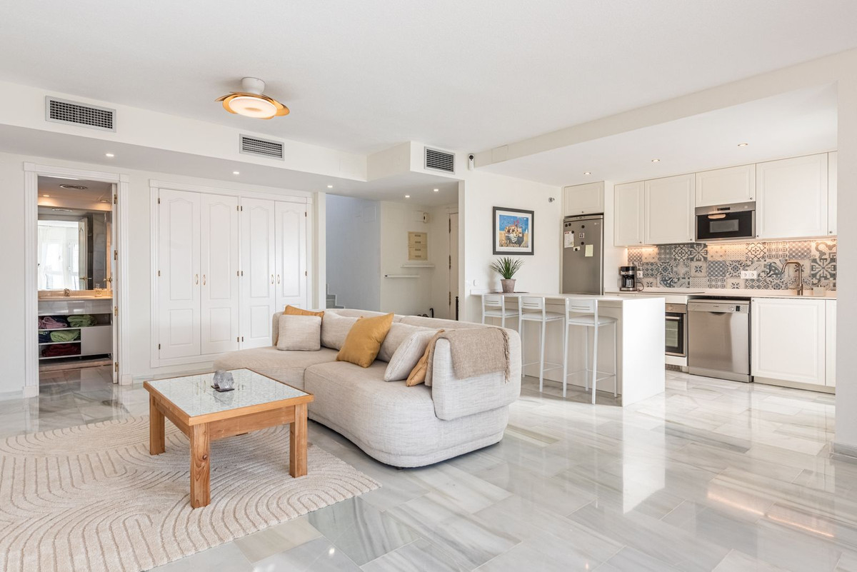 Appartement te koop in Nueva Andalucía | 2 slaapkamers H5321596