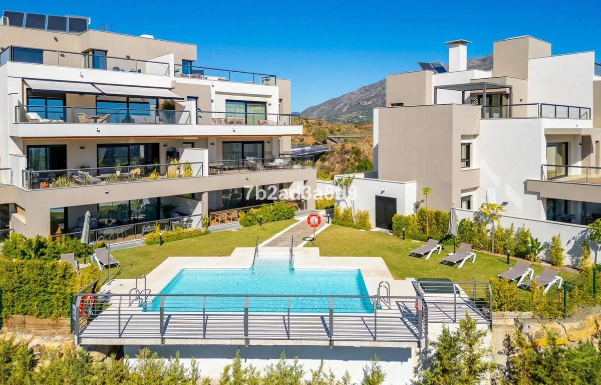 Appartement te koop in Nueva Andalucía | 2 slaapkamers H5325298