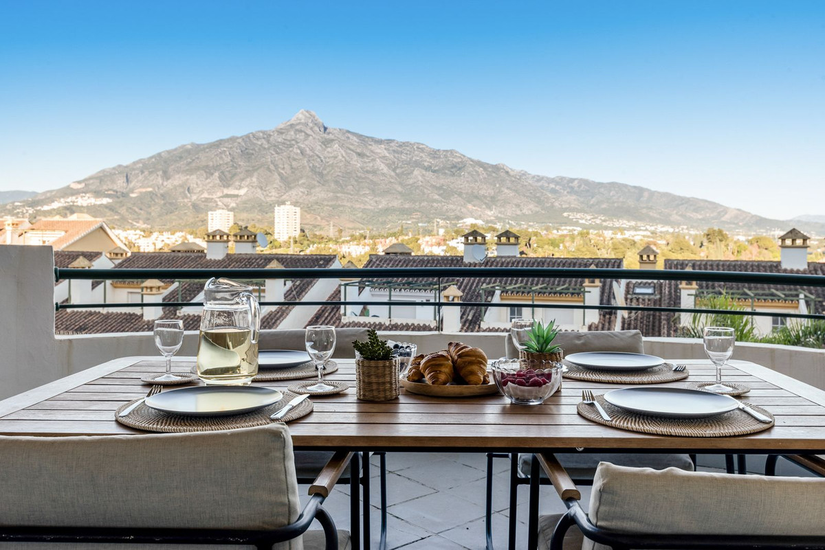 Appartement te koop in Nueva Andalucía | 2 slaapkamers H5330431