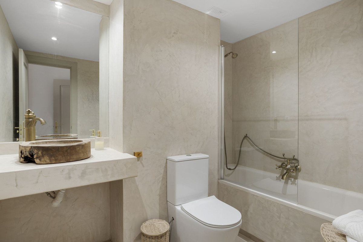 Appartement te koop in Nueva Andalucía | 2 slaapkamers H5330431