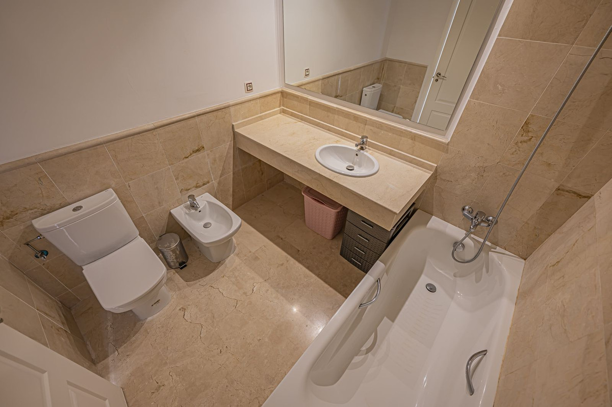 Appartement te koop in Nueva Andalucía | 2 slaapkamers H5332675