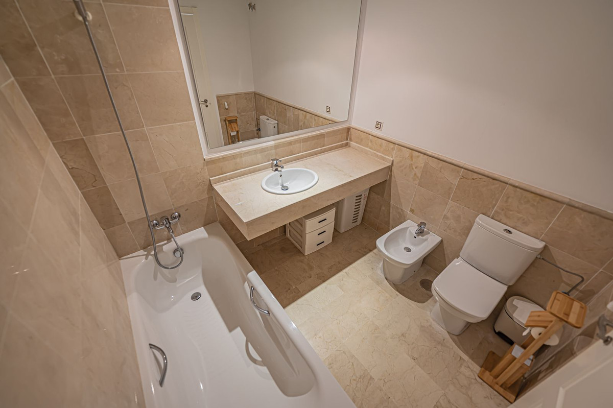 Appartement te koop in Nueva Andalucía | 2 slaapkamers H5332675