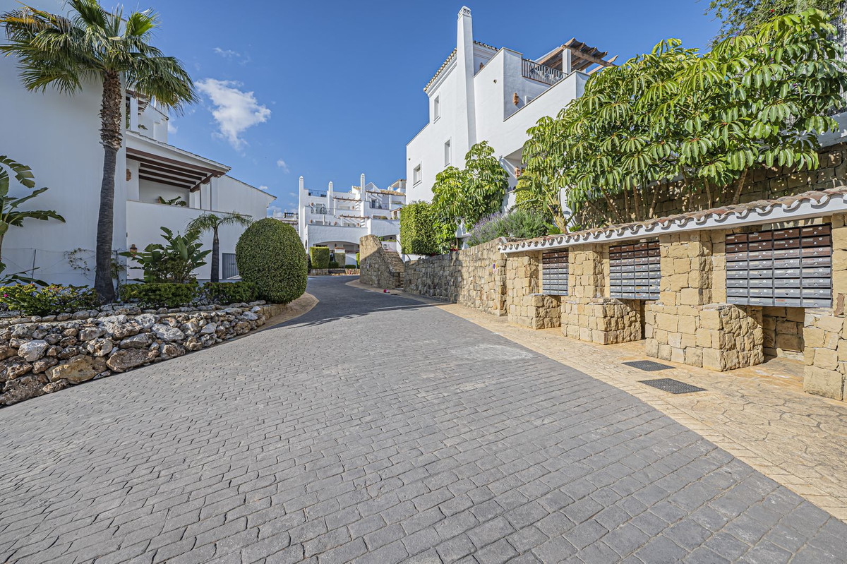 Appartement te koop in Nueva Andalucía | 2 slaapkamers H5332675