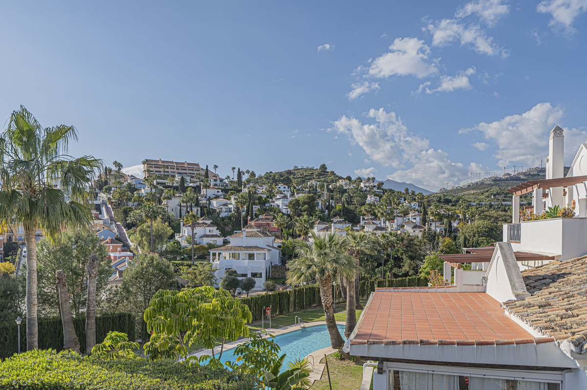 Appartement te koop in Nueva Andalucía | 2 slaapkamers H5332675